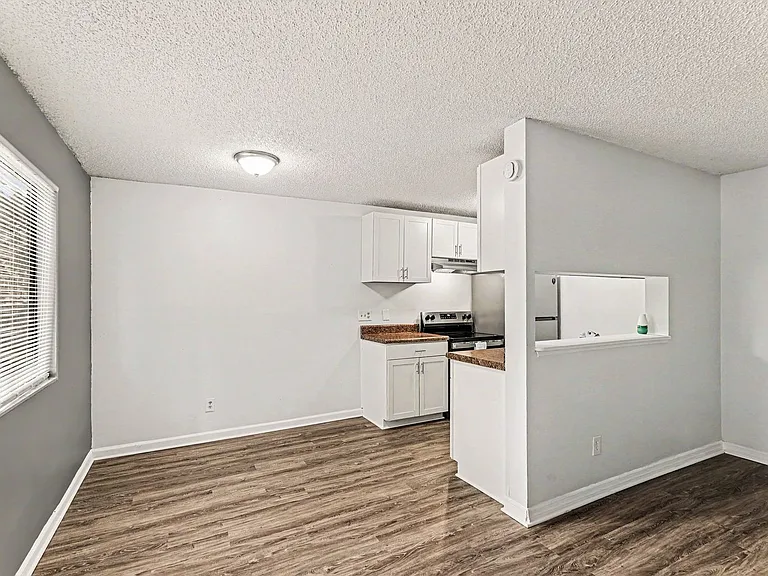 2181 Agora Cir SE — Photo 3