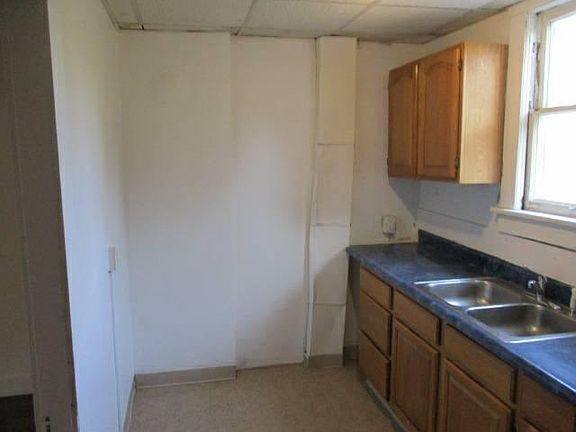 2nd image of 501 E Vine St #523