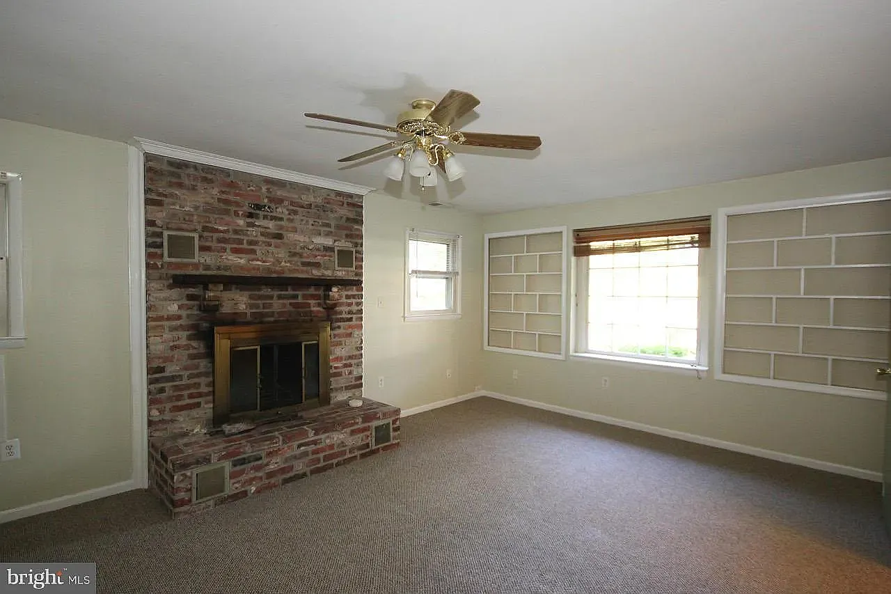 3 bed, 1812 sqft, $3,200 — Photo 3
