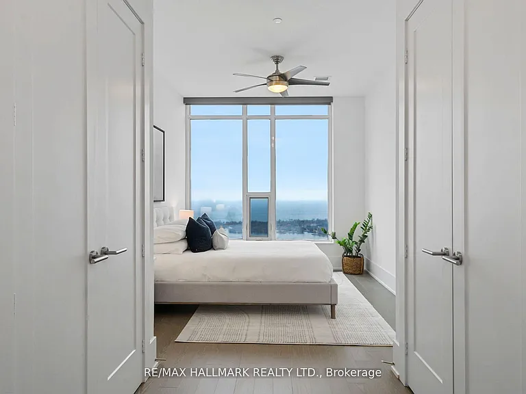10 York St #6805 — Photo 34