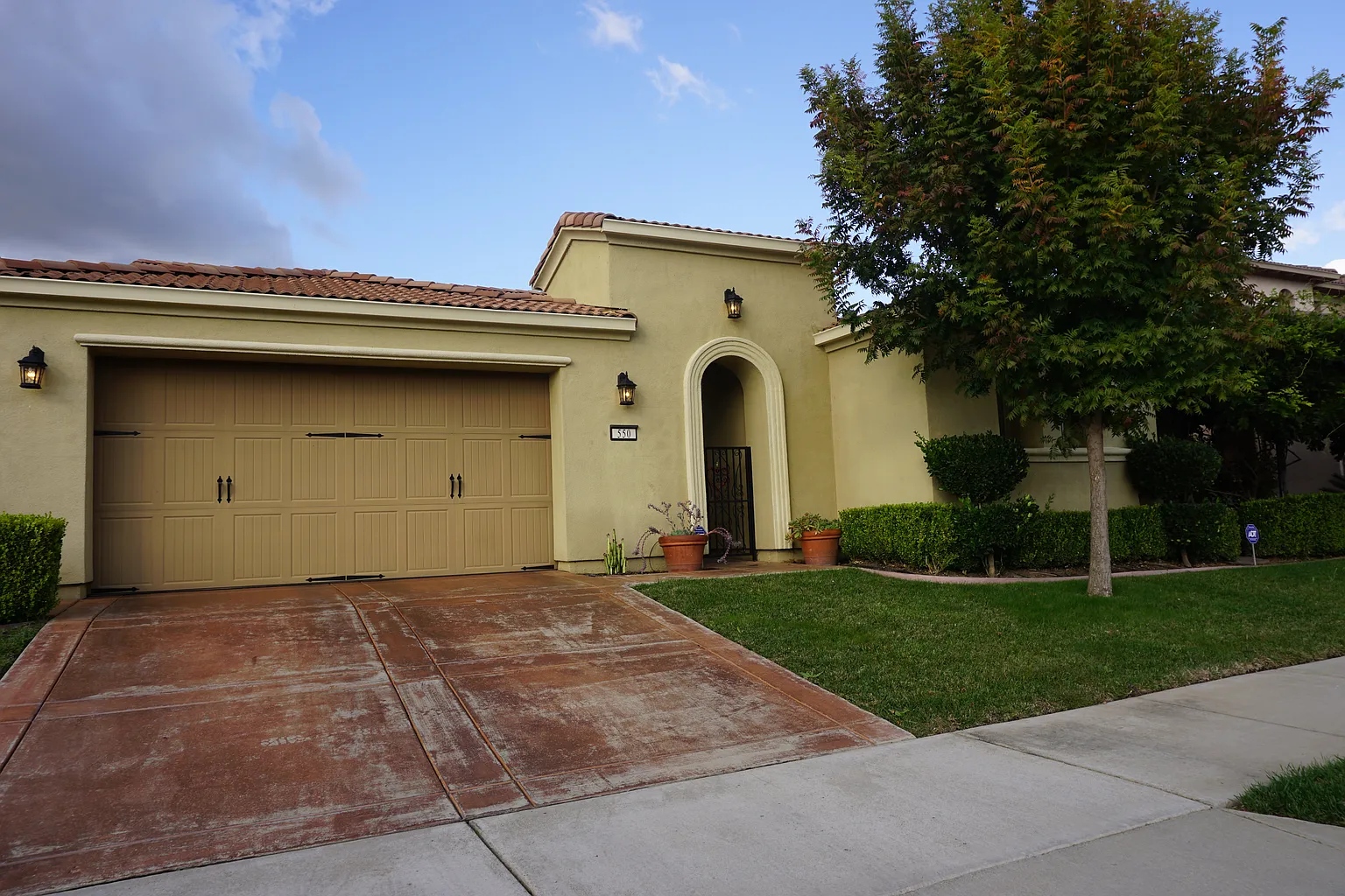 550 Lentini Way photo 1