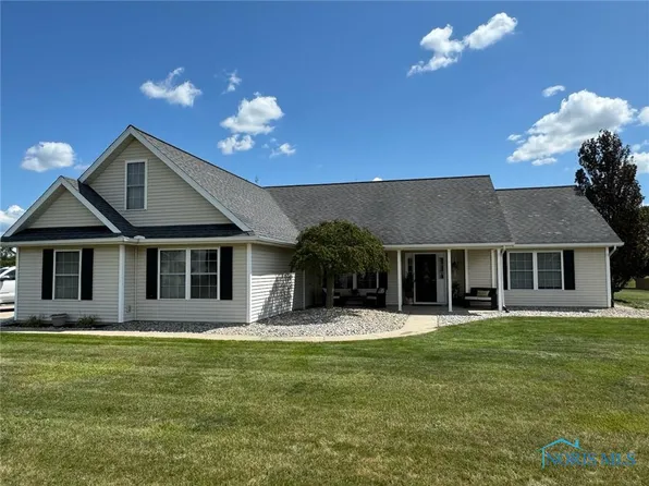 104 Hogan Ln, Bryan, OH 43506
