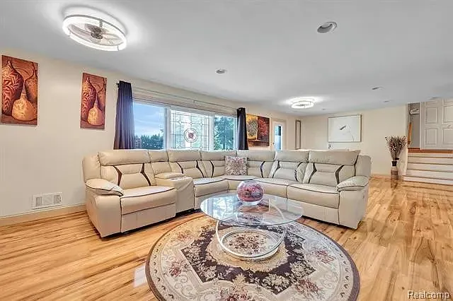 4753 Quarton Rd — Photo 37