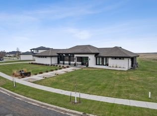 505 Tessa Dr, Moorhead, MN 56560