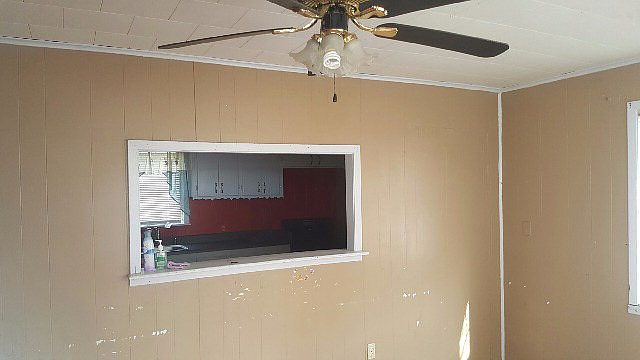 2nd image of 436 W Roosevelt Rd