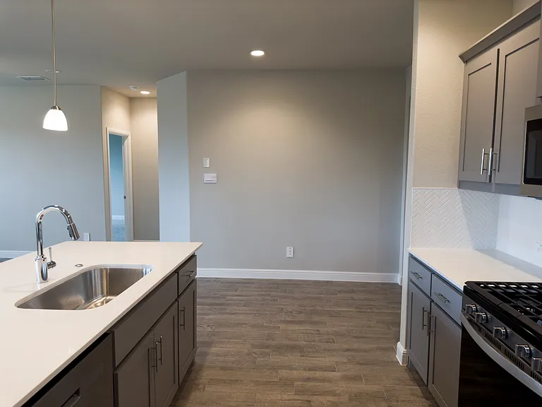 2244 Dyre Dr — Photo 13