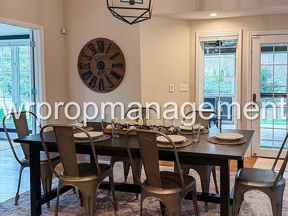 5th image of 1379 Castlebury Dr