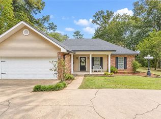 3221 Skyline Dr, Pineville, LA 71360
