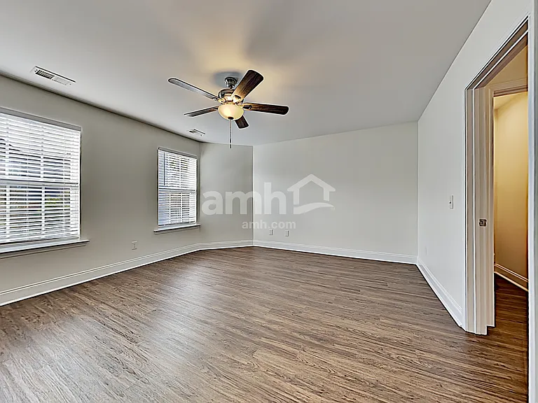 309 Old Stone Ct — Photo 10