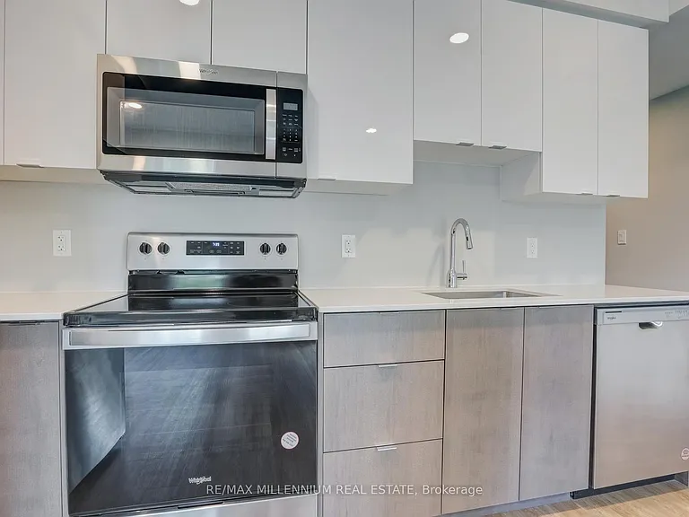 708 Woolwich St — Photo 14