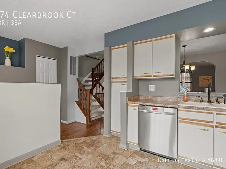 274 Clearbrook Ct — Photo 6