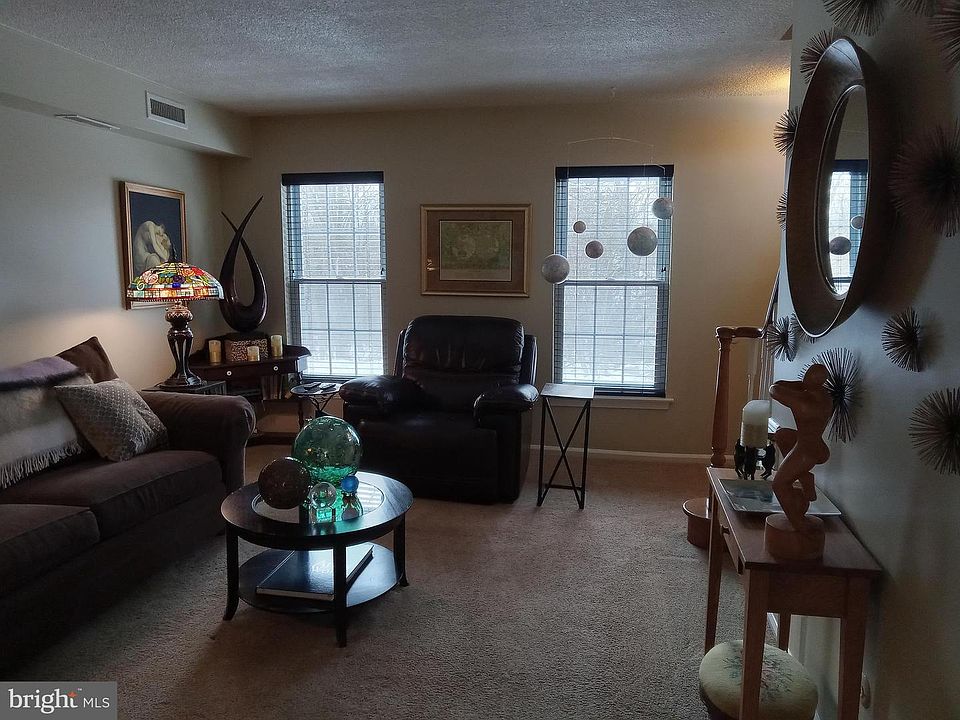 1st image of 178 Wellington Ter #13A