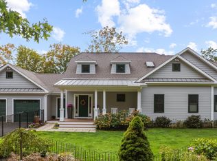 61 Cherry St, Guilford, CT 06437