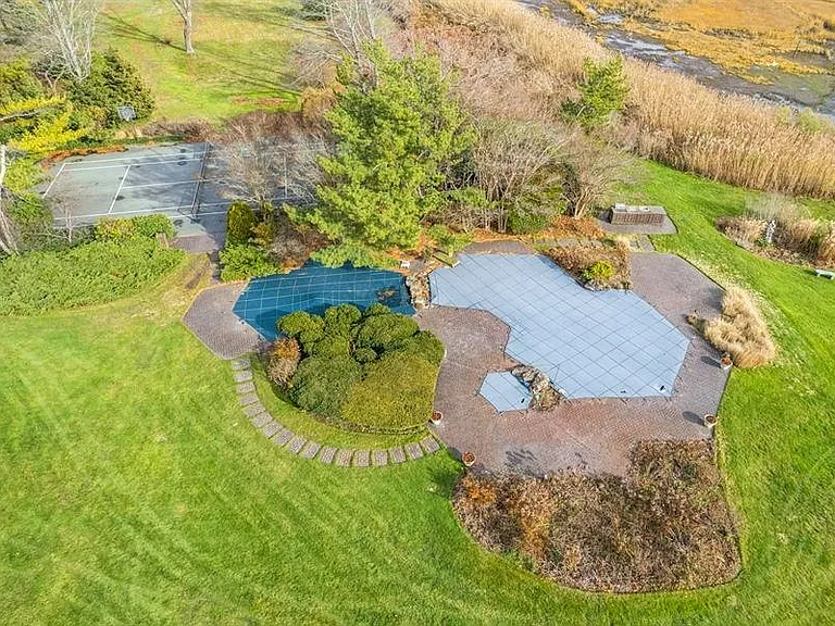 295 Breezy Way — Photo 11