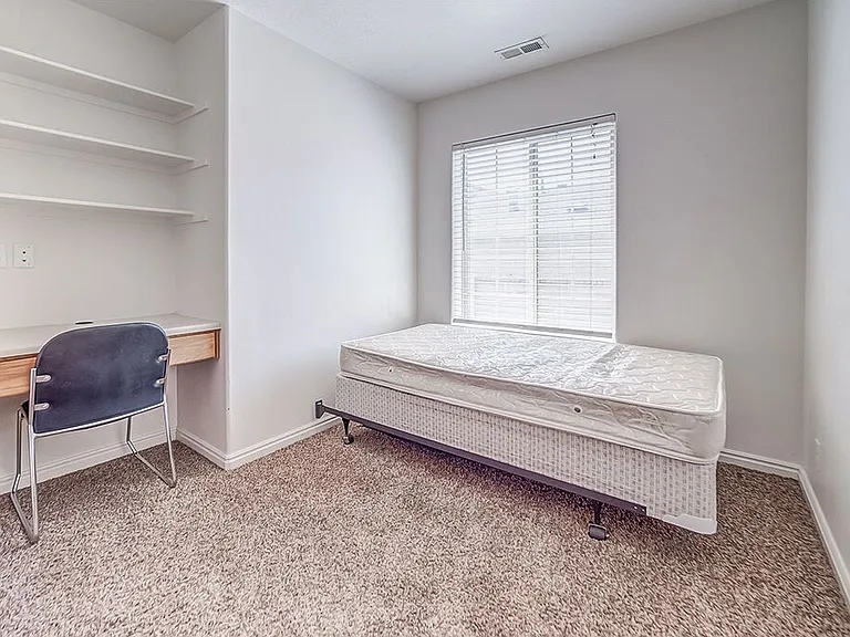 539 N University Ave #201 — Photo 8