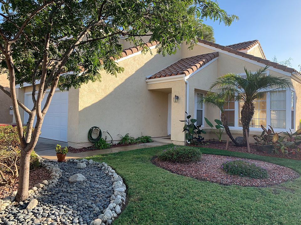 2nd image of 23777 Bouquet Canyon Pl