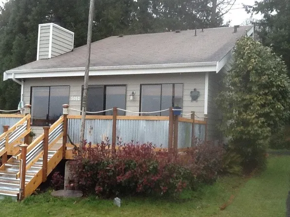 5050 NE Canal Ln, Hansville, WA 98340