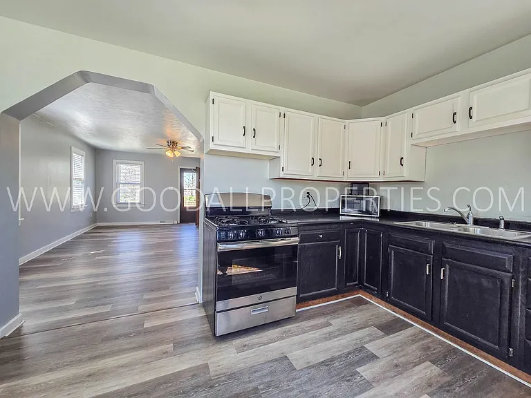 4805 S Union St — Photo 3