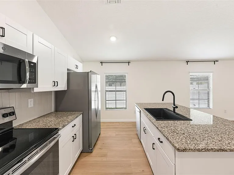 12401 Streambed Dr — Photo 7