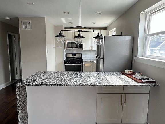 3rd image of 9505 Fordham Rd Floor 2