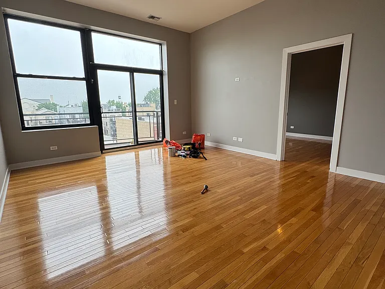 1 S Leavitt St #405 — Photo 7