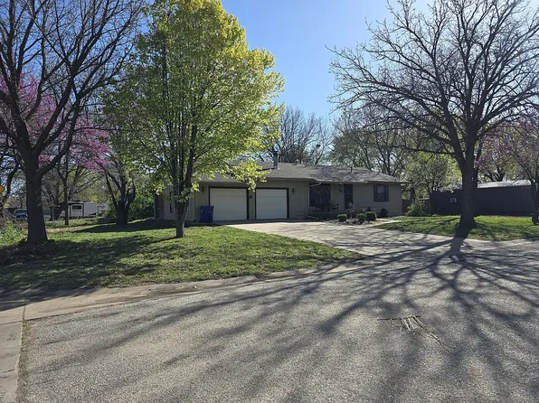 315 E Lindsborg St, Lindsborg, KS 67456