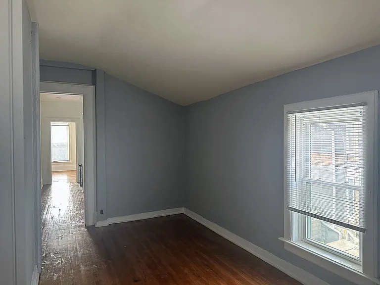1624 N Van Buren St — Photo 7