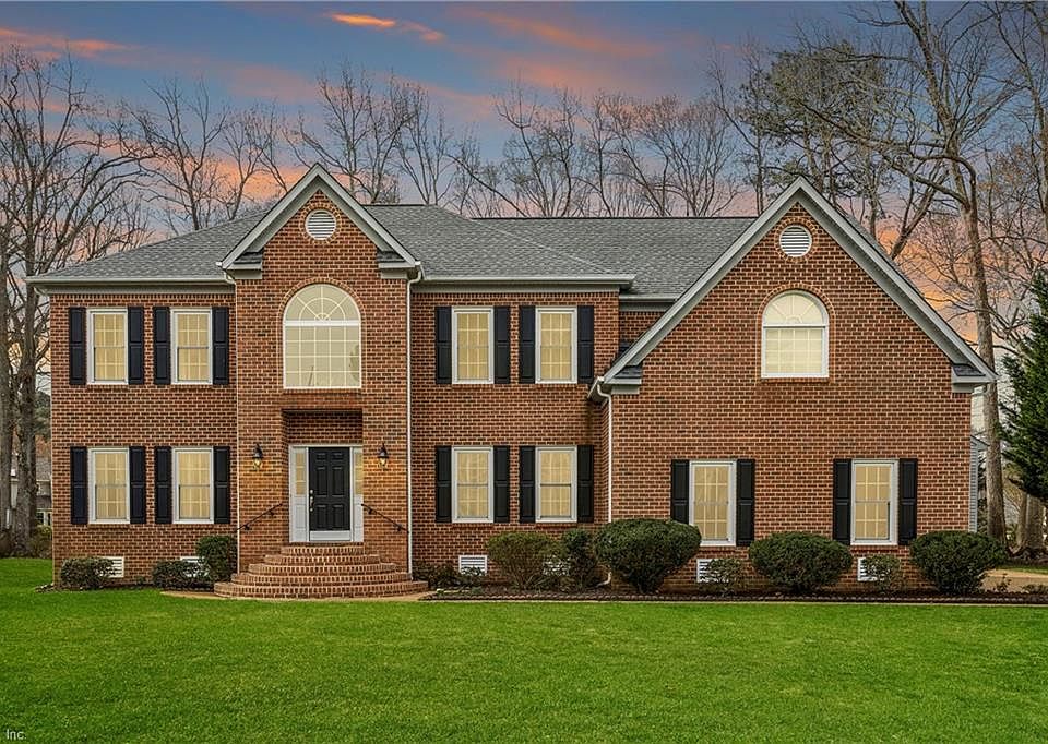 1st image of 102 Homestead Pl