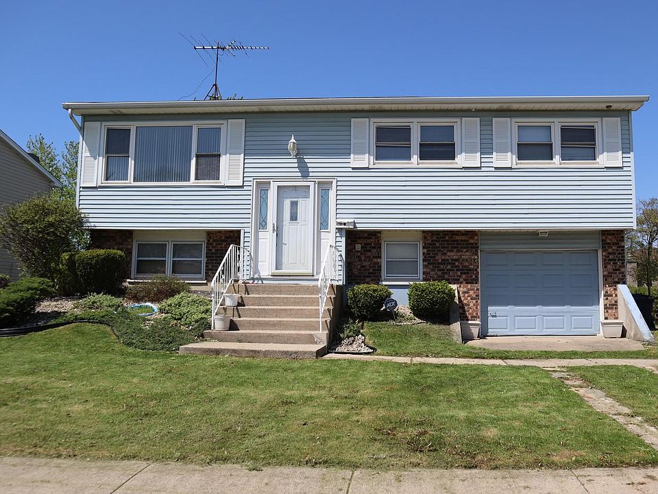 1st image of 20042 Brook Ave