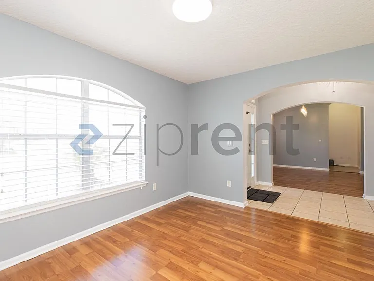 639 Sid Dr — Photo 4