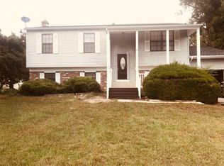 106 Country Ln, Sicklerville, NJ 08081