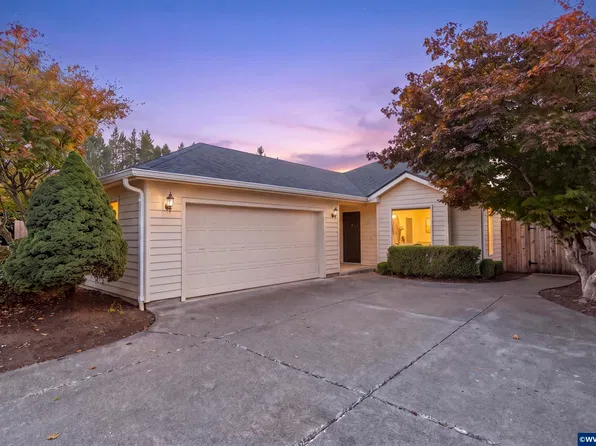 4855 8th St SE, Salem, OR 97302