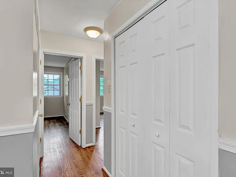14715 Lock Dr — Photo 36