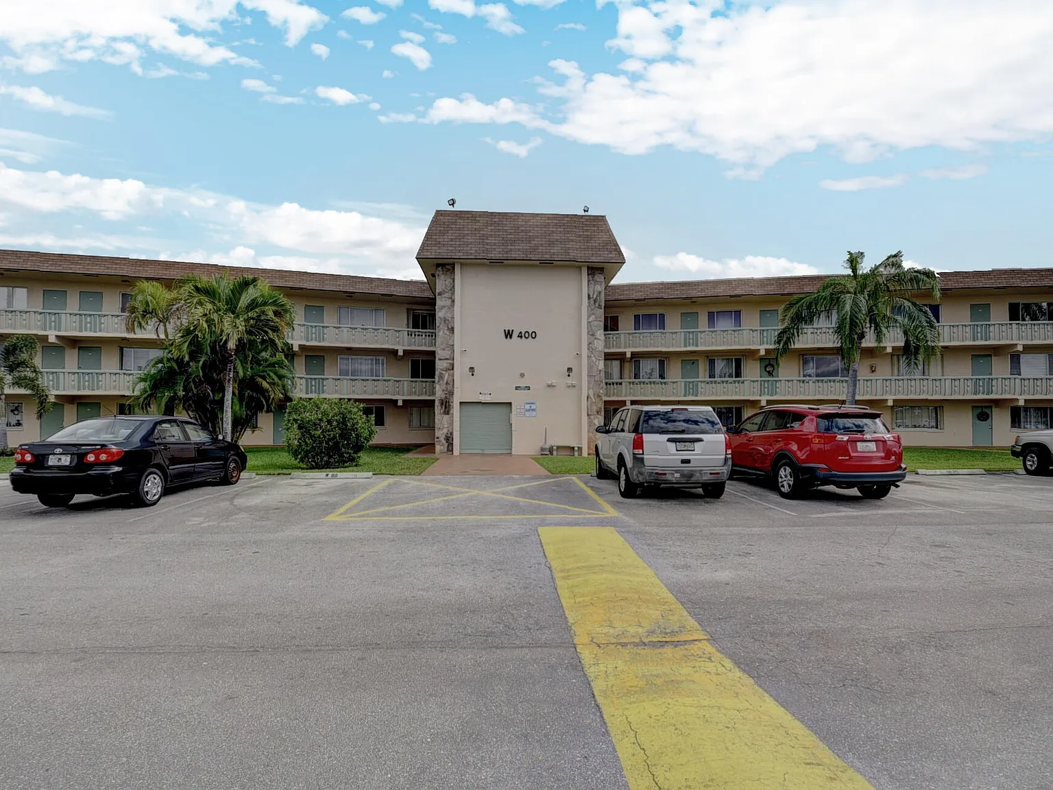 1 bed, 1.5 bath, 764 sqft, $1,350 — Photo 1