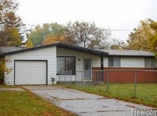 2555 Pontiac Rd, Auburn Hills, MI 48326