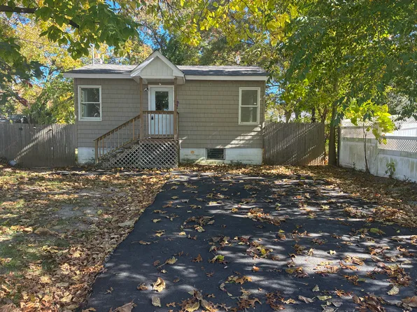 430 Revilo Ave, Shirley, NY 11967