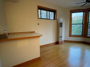 1222 W Grace St APT 2A, Chicago, IL 60613