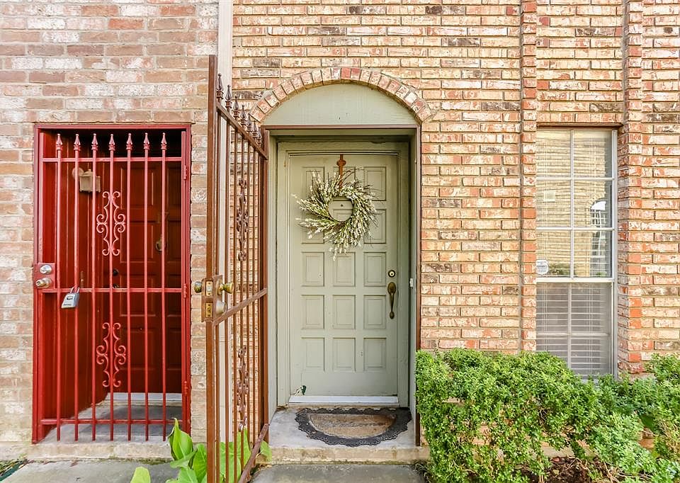 Welcome to 1715 Moritz #18