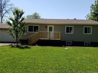 6652 Putnam Dr, Derby, NY 14047