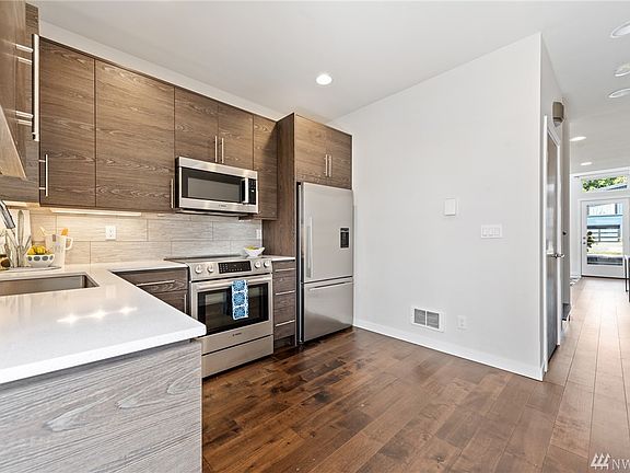 5th image of 2431 NW 62nd St APT C
