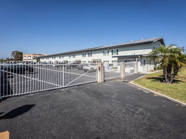 10015 Alondra Blvd — Photo 13