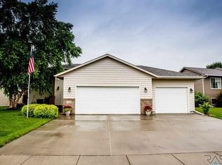 1709 S River Oak Ave, Brandon, SD 57005