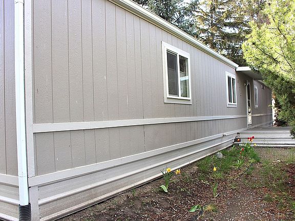 3rd image of 419 NW Park West Dr