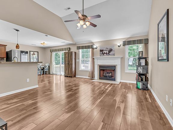 4th image of 3570 Southwood Dr