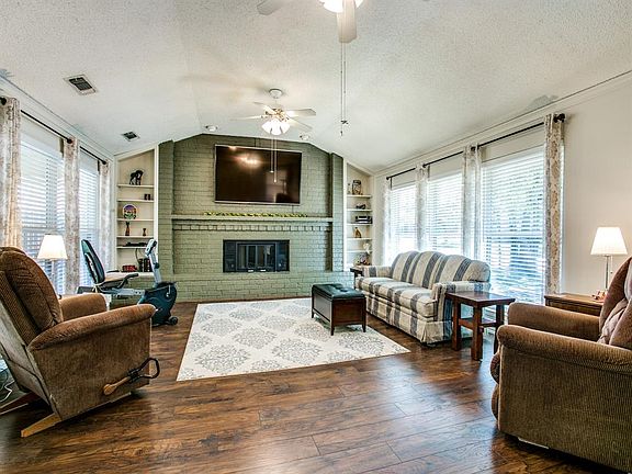 3rd image of 1501 Schumac Ln