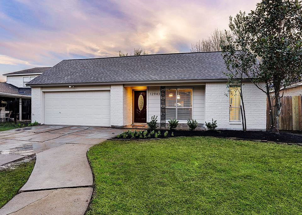 1st image of 12943 Avenida Vaquero St