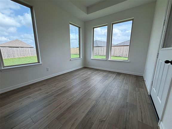 7th image of this home