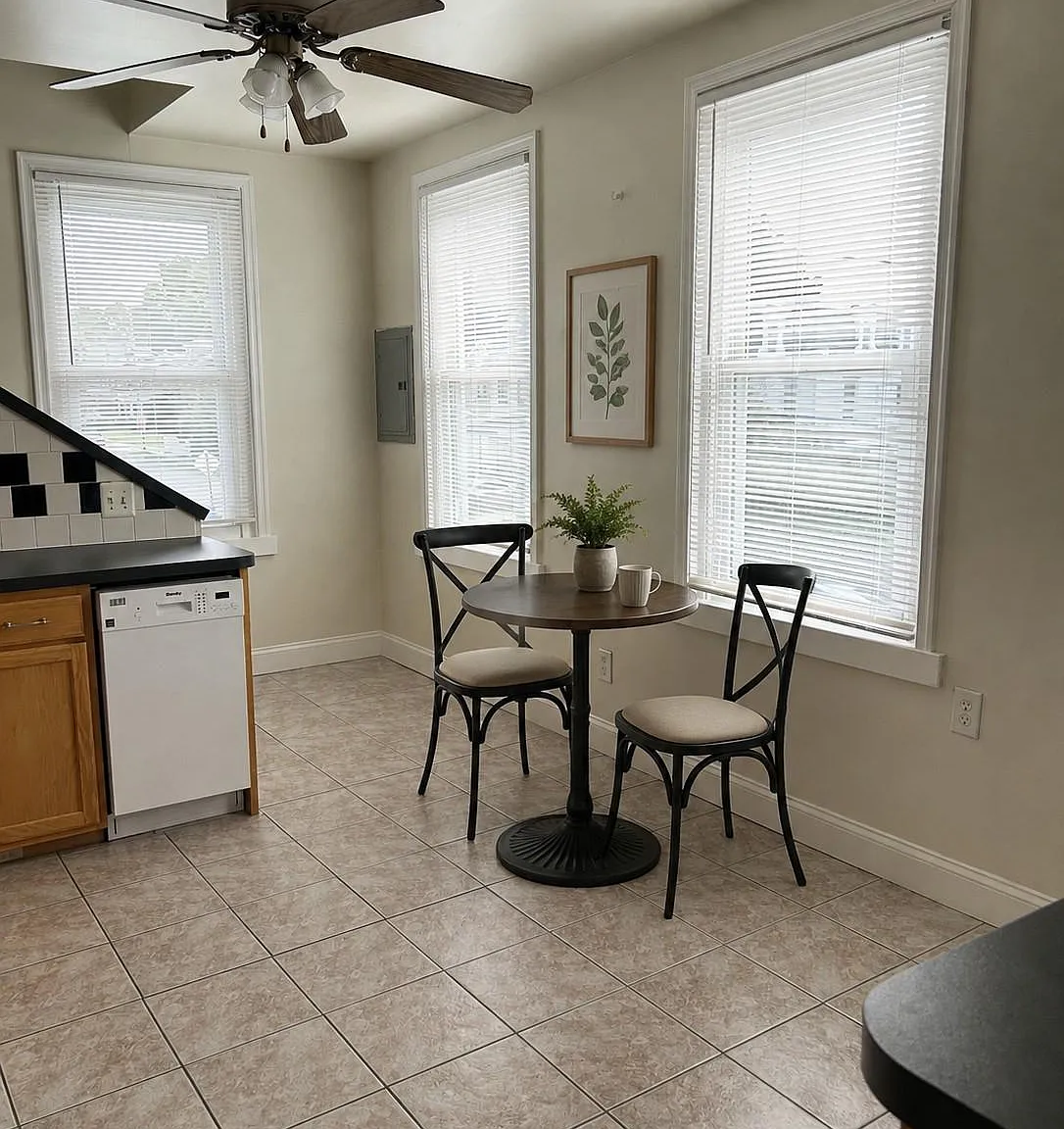 2 bed, 2.0 bath, 1350 sqft, $1,800 — Photo 3