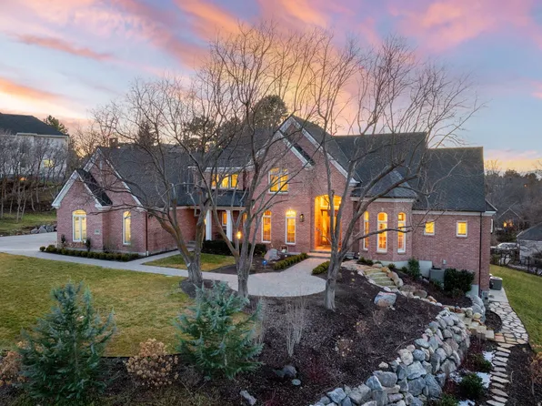 8266 S Creek Hollow Cv, Sandy, UT 84093