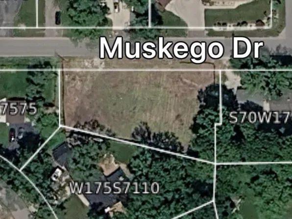 S70W17516 MUSKEGO DRIVE, Muskego, WI 53150